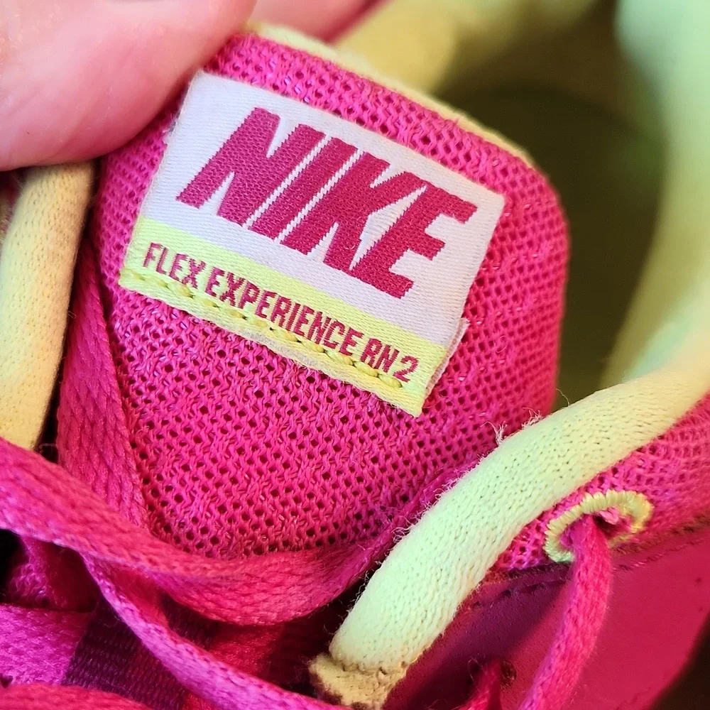 Nike‎ Flex Experience Shoes Youth Girl's sz 7 Pink